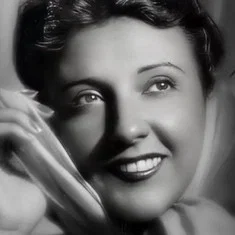 Ángeles Martínez