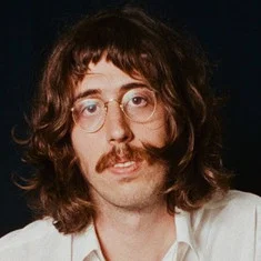Tim Bernardes