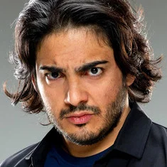 Max Angioni