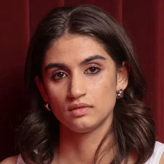 Mia Tharia