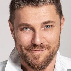 Miroslav Kostadinov