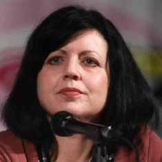 Shelly Bond