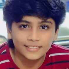 Nivin Mirror