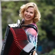 María Jesús Grados Ventura (y su acordeón)