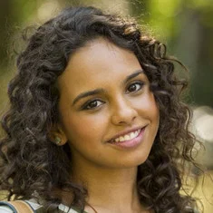 Ana Beatriz Cisneiros