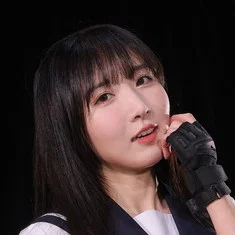 LEE LYN