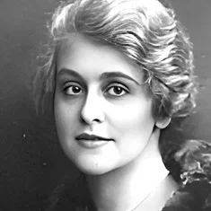 Carola Toelle