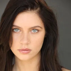 Lexi Graves