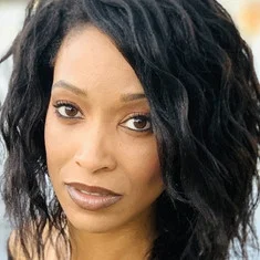 Alicia James