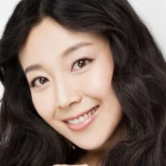 Min Ah-ryung