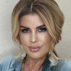 Nuray Sayarı
