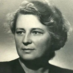 Алла Тарасова