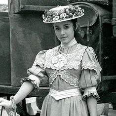Joyce Ames