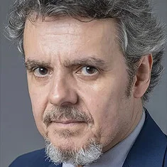 Cássio Gabus Mendes