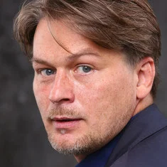 Александр Петров