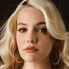 Kenna James