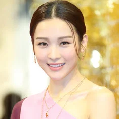 Ali Lee