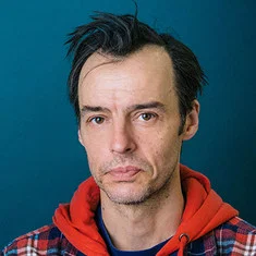 Пол Хилтон