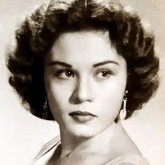 Lilia Dizon