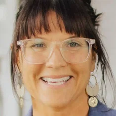 Lyndsay Lamb