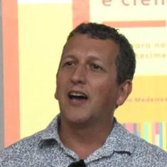Adriano Medeiros