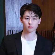 Xue Binhong