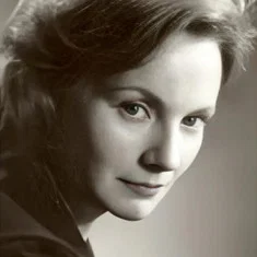 Dilys Hamlett