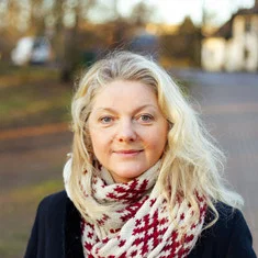 Māra Mennika