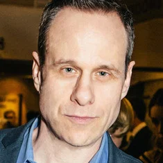 Стивен Белбер