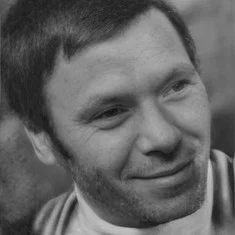 Юрий Серов