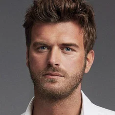 Kıvanç Tatlıtuğ