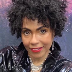 Ednah Holt