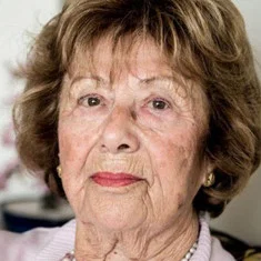 Elisabeth Masur