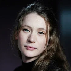 Claire Duburcq