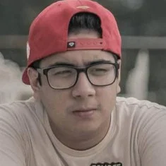 Igi Boy Flores