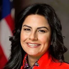 Nanette Barragán