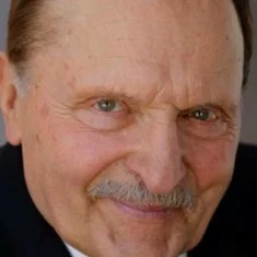 Евгений Лазарев