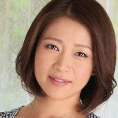 Maki Tomoda