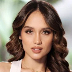Cinta Laura Kiehl