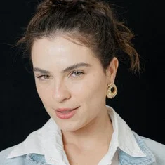 Isabela Melo