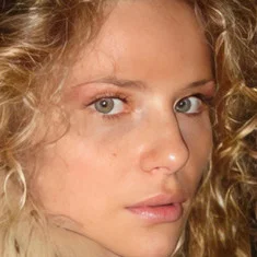 Ava Loraschi
