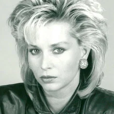 Lindy Benson
