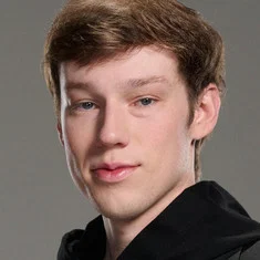 Нолан Хансен