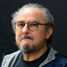 Pili Flores-Guerra