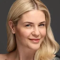 Emine Ün