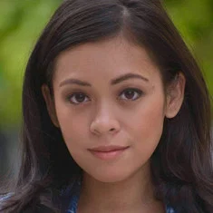 Lora Nicolas