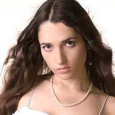 Elena Khanpira