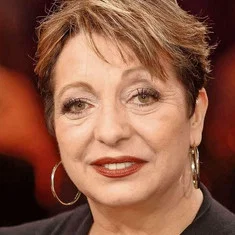 Manon Straché
