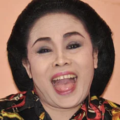 Yati Pesek