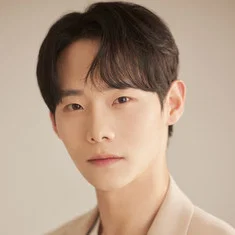 최창욱